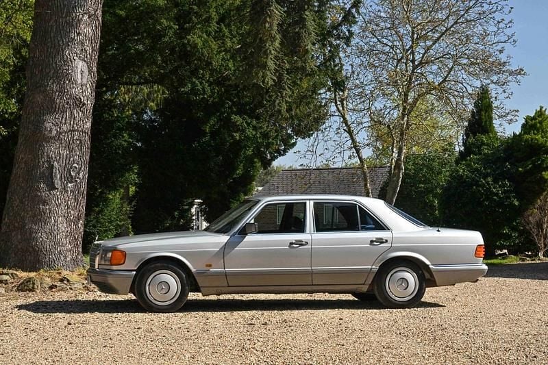 Used Mercedes S300 SE 1988 Silver Sedan