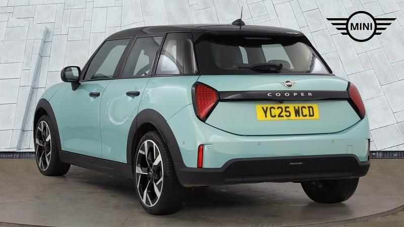Used Mini Cooper Hatch 113 kW (154 HP) 2025 Green Hatchback
