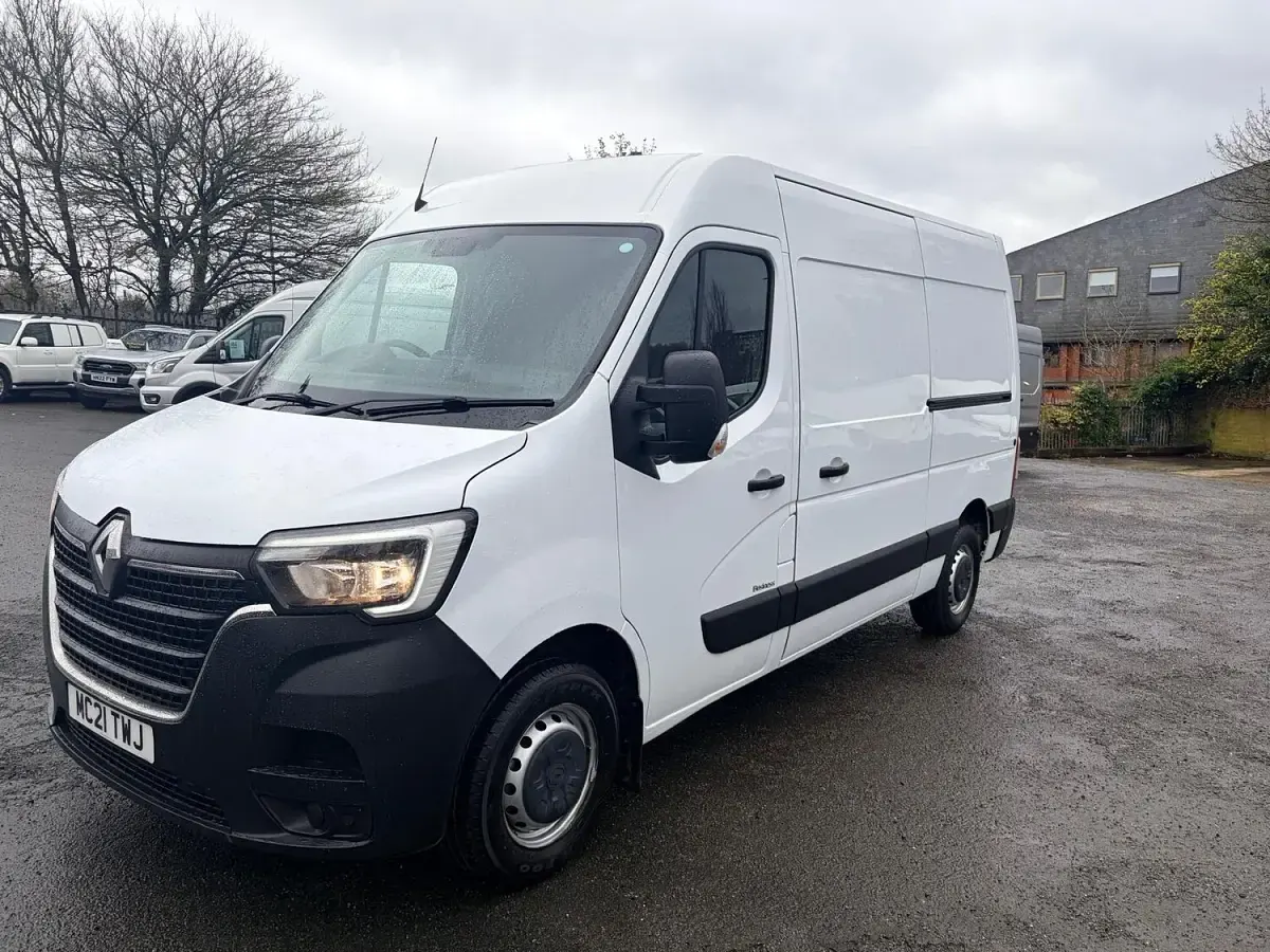 Used Renault Master Business 133 HP (97 kW) 2021 White MPV