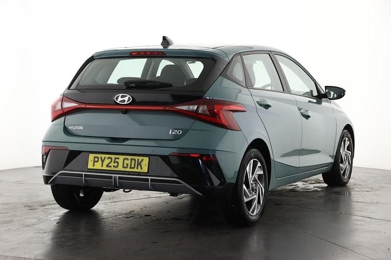 Used Hyundai i20 Advanced 90 HP (66 kW) 2025 Green Hatchback