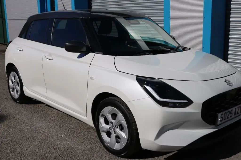 Used Suzuki Swift 82 HP (60 kW) 2025 White Hatchback