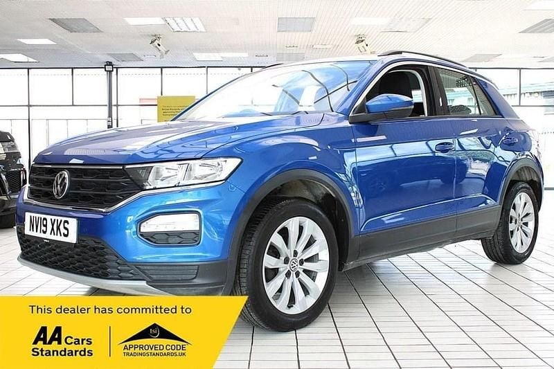 Blue Used 2019 VW T-Roc SE SUV | £11,460 (Fair price) - Image 1/2