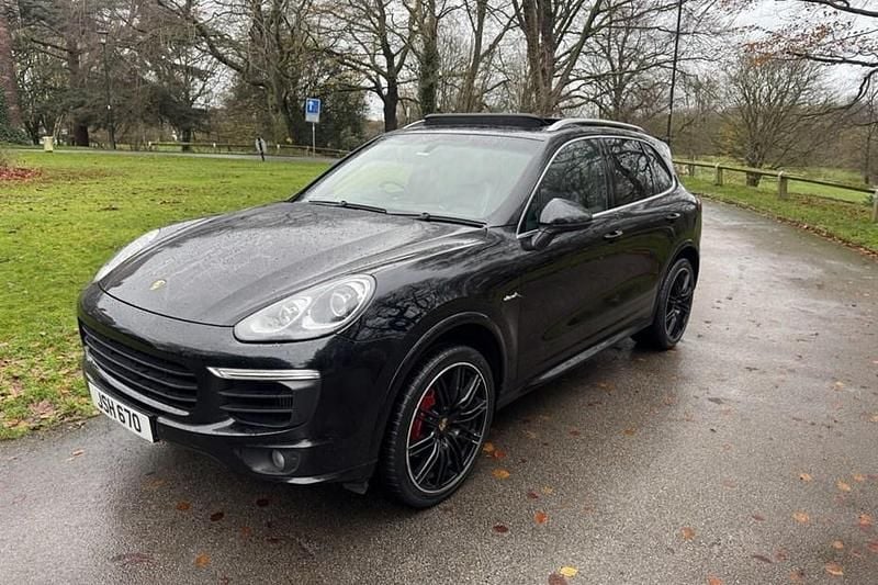 Used Porsche Cayenne 262 HP (192 kW) 2015 Black SUV