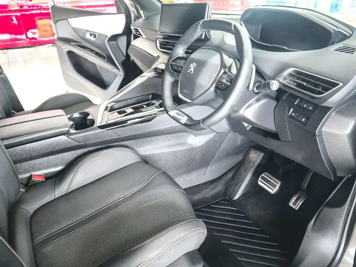 Used Peugeot 5008 GTi 130 HP (95 kW) 2023 Grey SUV
