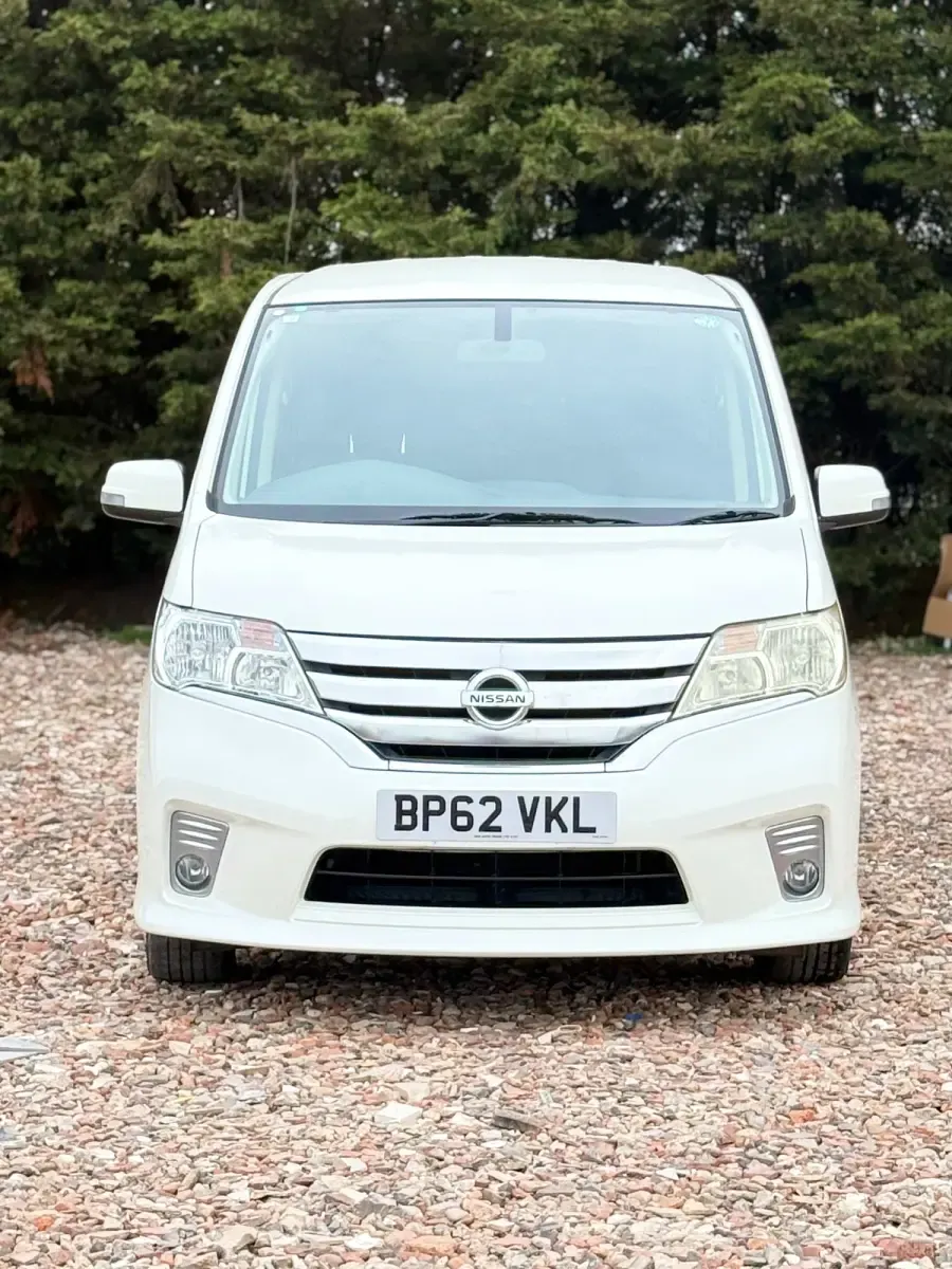 Usado Nissan Serena 2012 Blanco Monovolumen