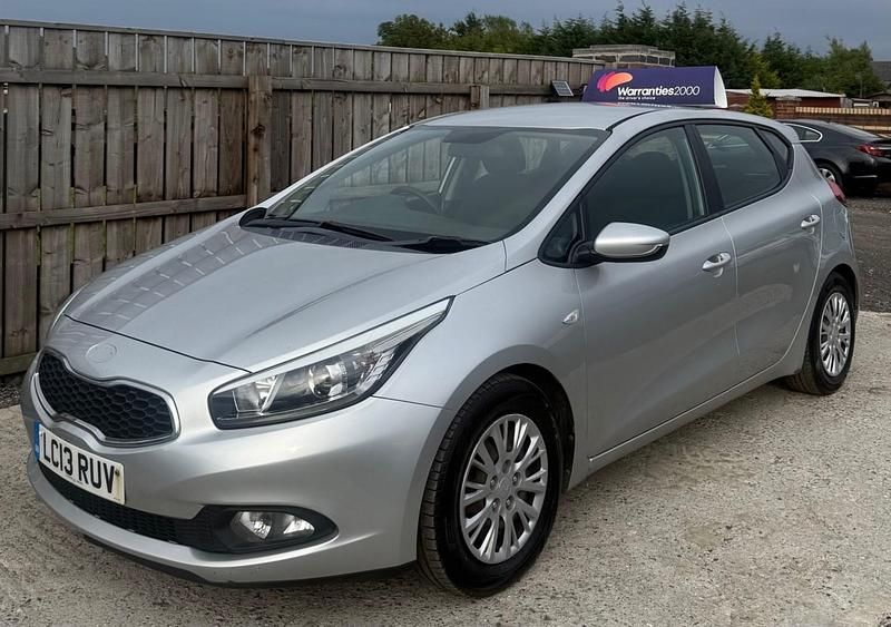 Silver Used 2013 Kia Ceed 2 Hatchback | £1,499 - Image 1/4