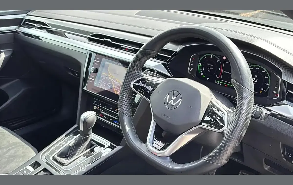 Begagnad VW Arteon R-line 196 HK (144 kW) 2022 Grå Kombi