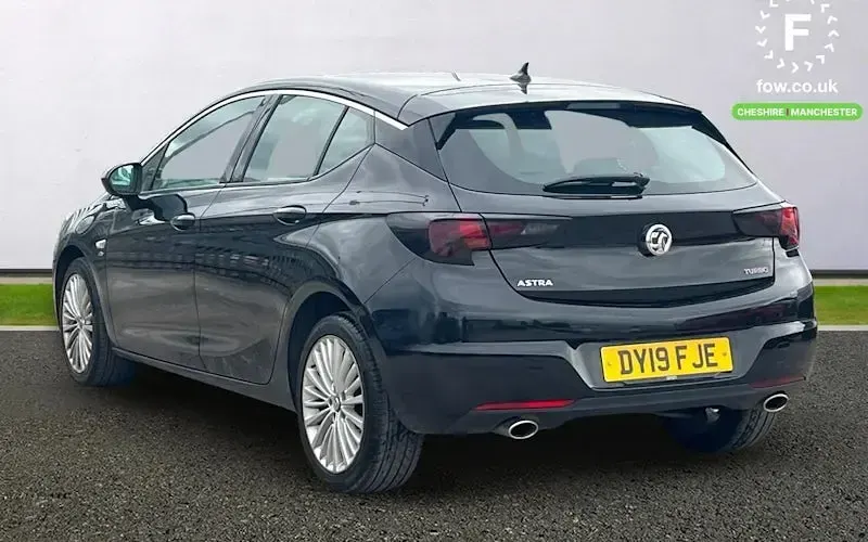 Used Vauxhall Astra Elite 200 HP (147 kW) 2019 Black Hatchback