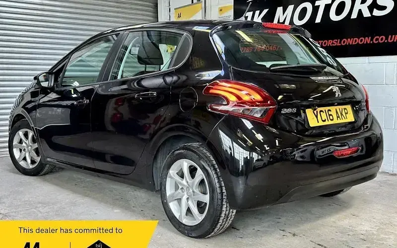 Second-hand Peugeot 208 Active 82 CP (60 kW) 2018 Hatchback