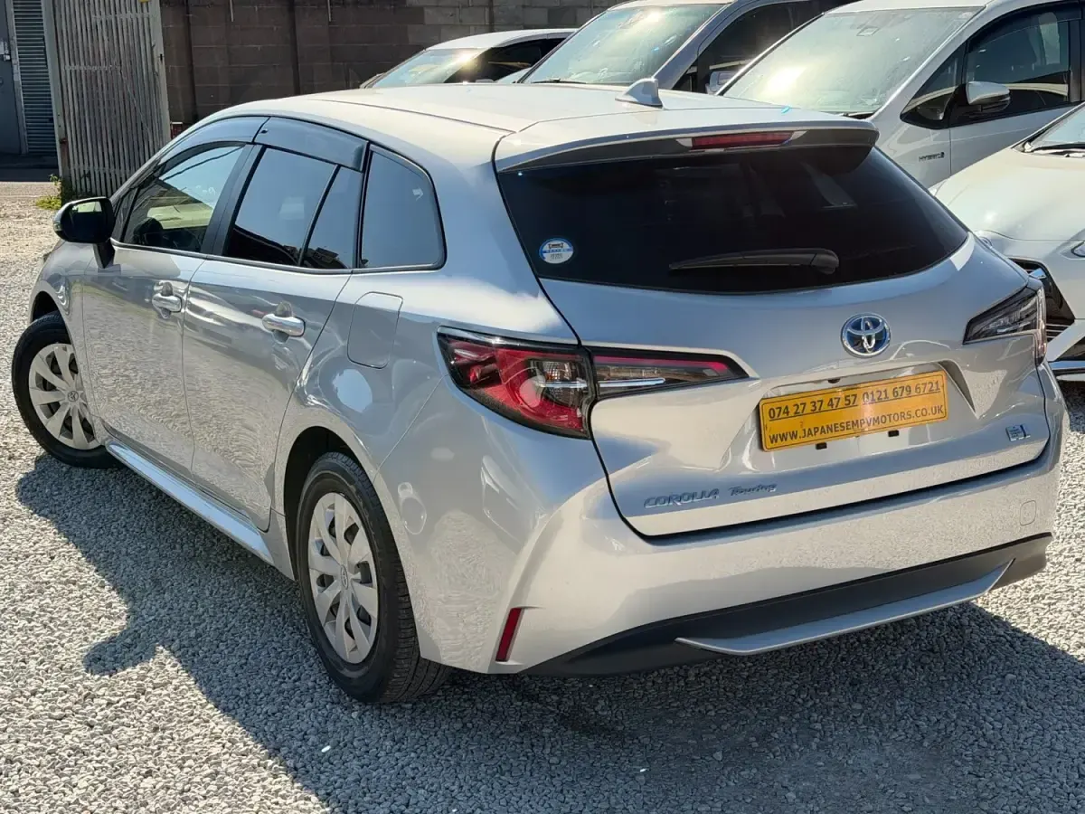 Begagnad Toyota Corolla 2022 Silver Kombi