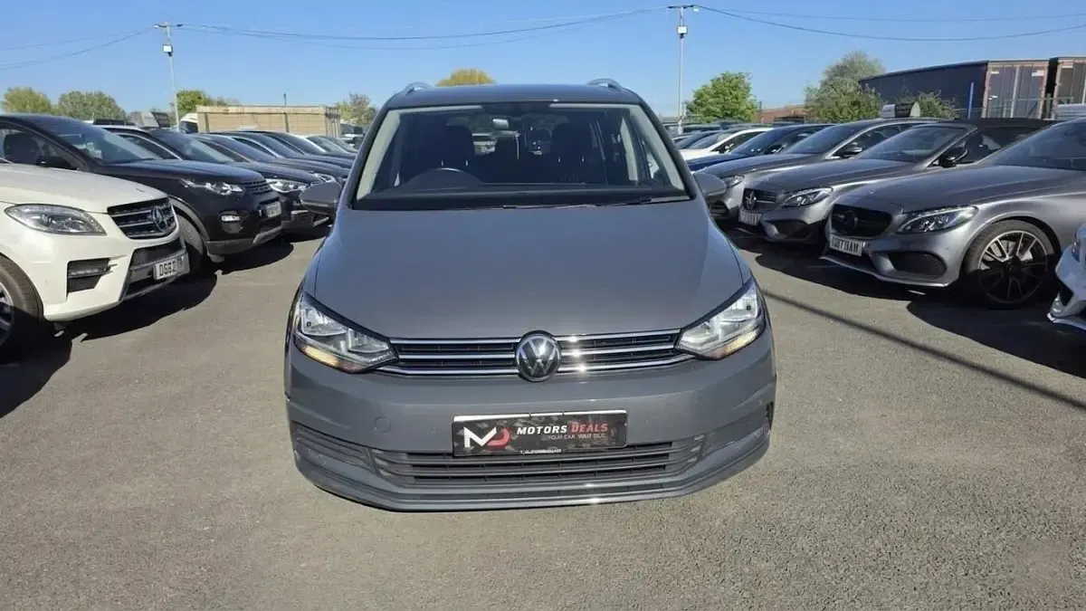 Usado VW Touran SE 150 HP (110 kW) 2021 Cinzento Monovolume