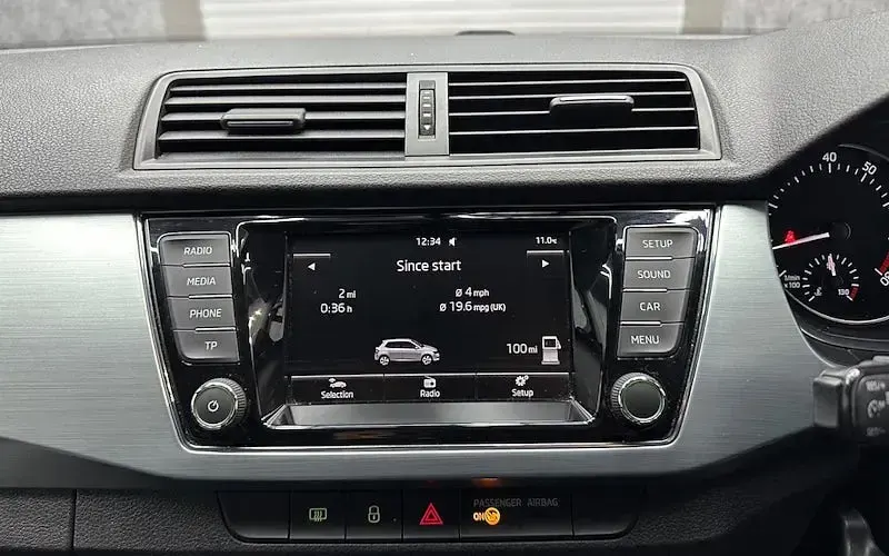 Used Skoda Fabia SE 75 HP (55 kW) 2015 Beige Hatchback