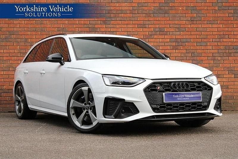 Used Audi A4 Black Edition 347 HP (255 kW) 2020 White Estate