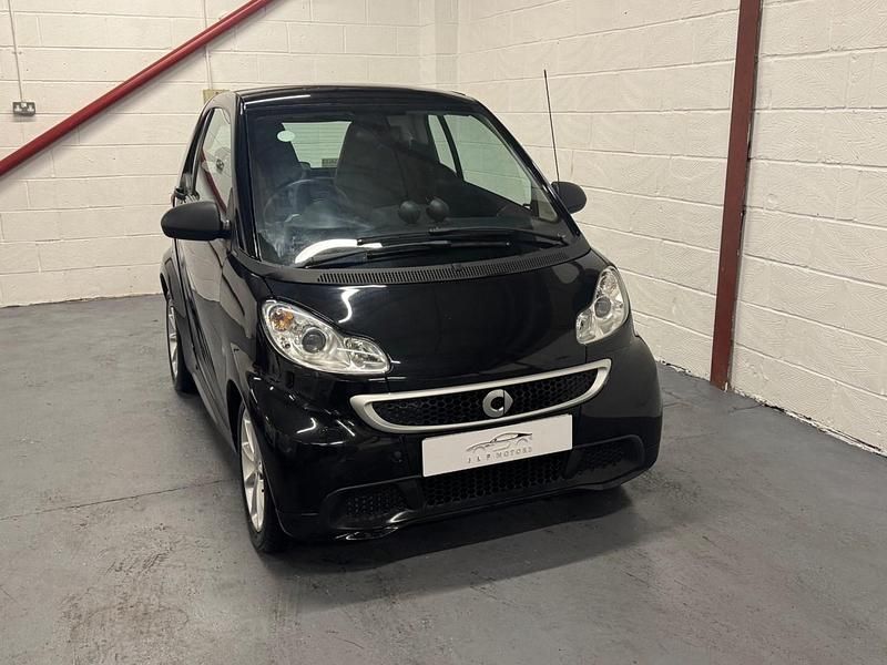 Black Used 2013 Smart ForTwo Coupé Passion Coupe | £2,995 (Good price) - Image 1/4