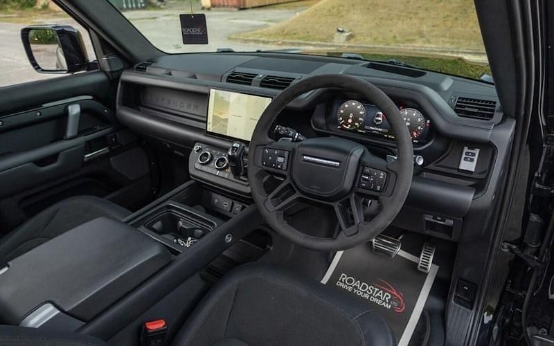 Used Land Rover Defender 525 HP (386 kW) 2024 SUV