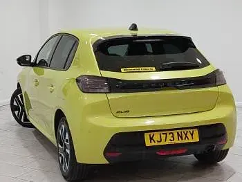 Used Peugeot 208 Allure 101 HP (74 kW) 2024 Yellow Hatchback