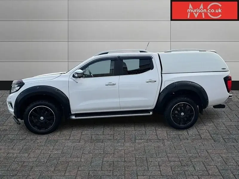 Used Nissan Navara Tekna 187 HP (137 kW) 2017 White Pickup