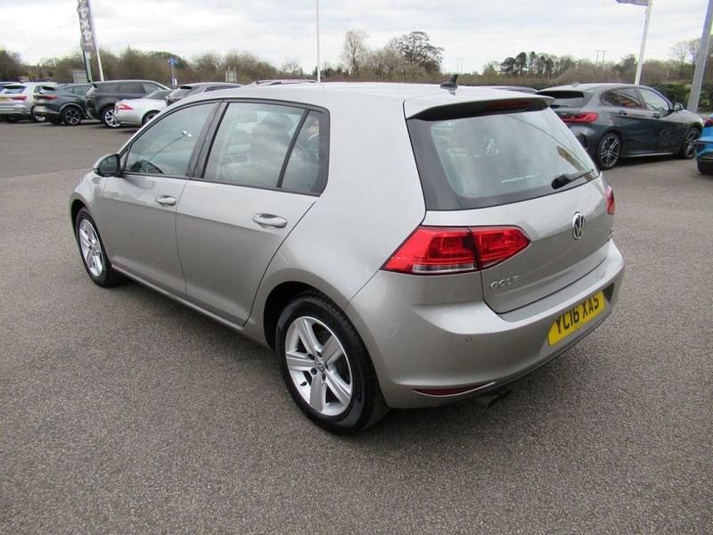 Used VW Golf VII Edition 125 HP (91 kW) 2016 Silver Hatchback