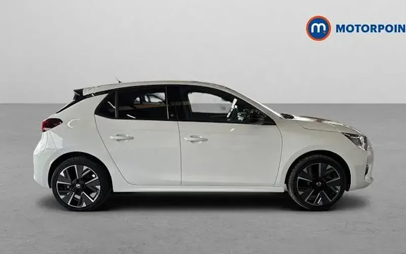 Used Vauxhall Corsa-e 100 kW (136 HP) 2023 White Hatchback