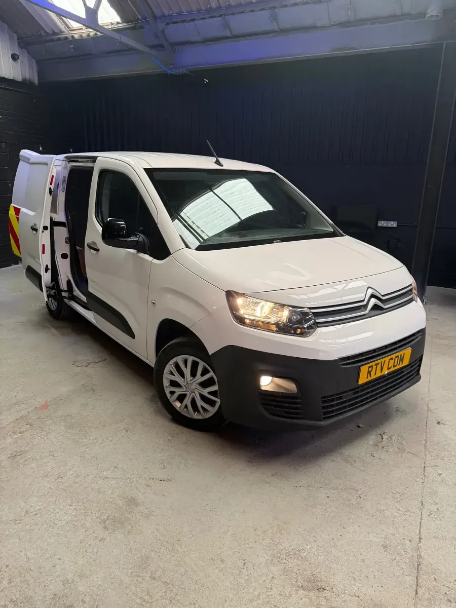 Used Citroën Berlingo 100 HP (73 kW) 2022 White MPV