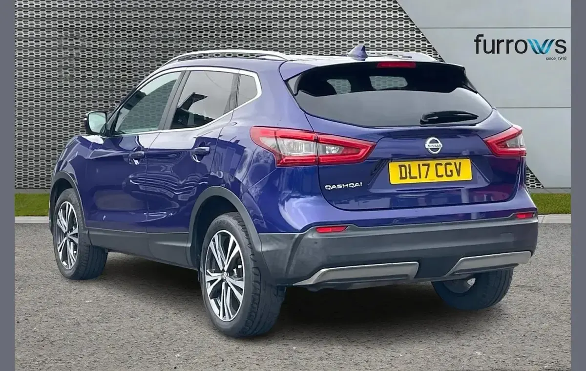 Used Nissan Qashqai N-Connecta 115 HP (84 kW) 2017 Blue SUV