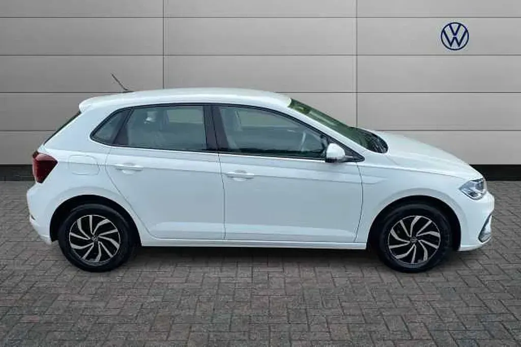 Used VW Polo Life 95 HP (69 kW) 2023 White Hatchback