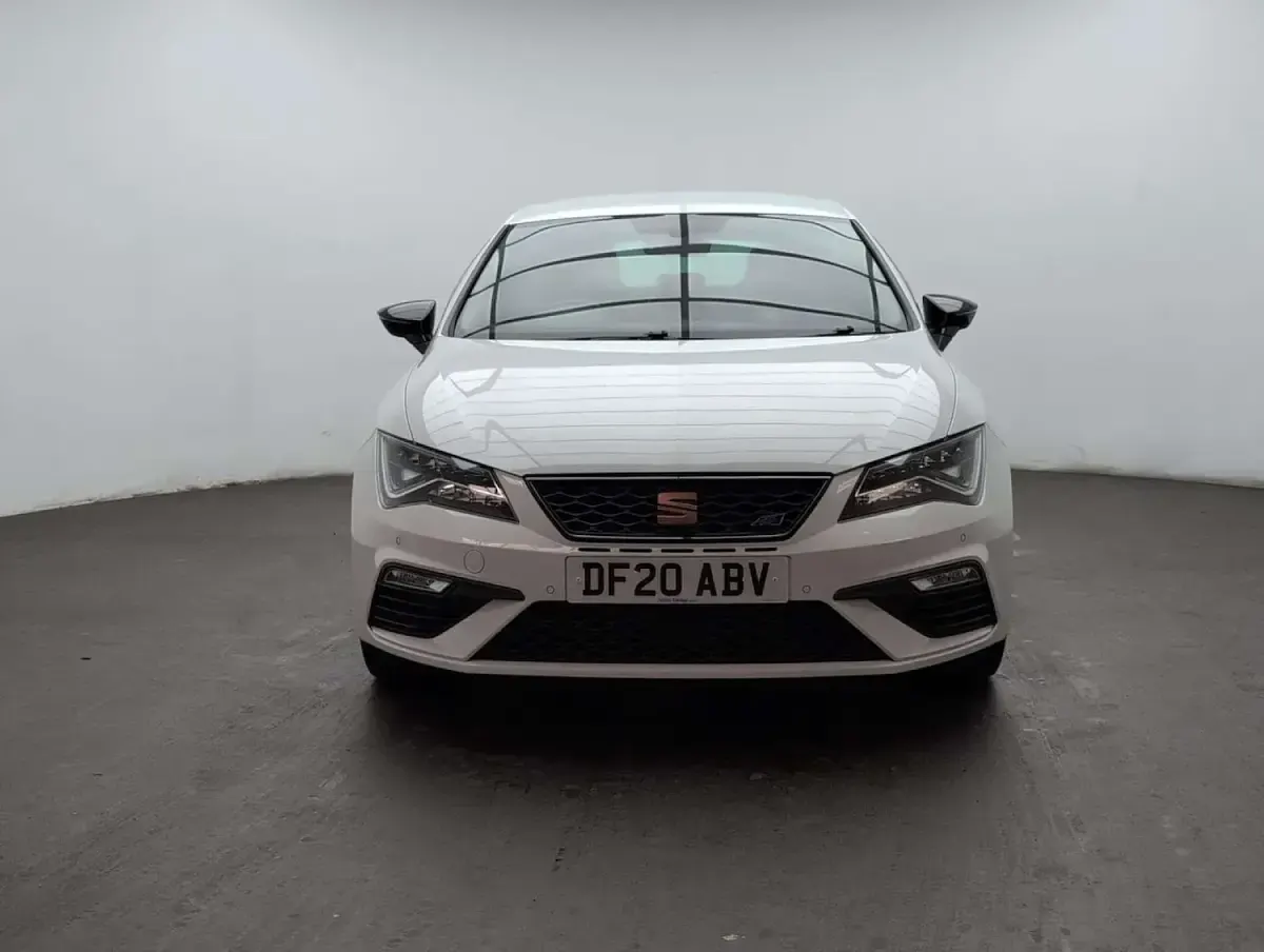 Used Seat Leon CUPRA 285 HP (209 kW) 2020 White Hatchback