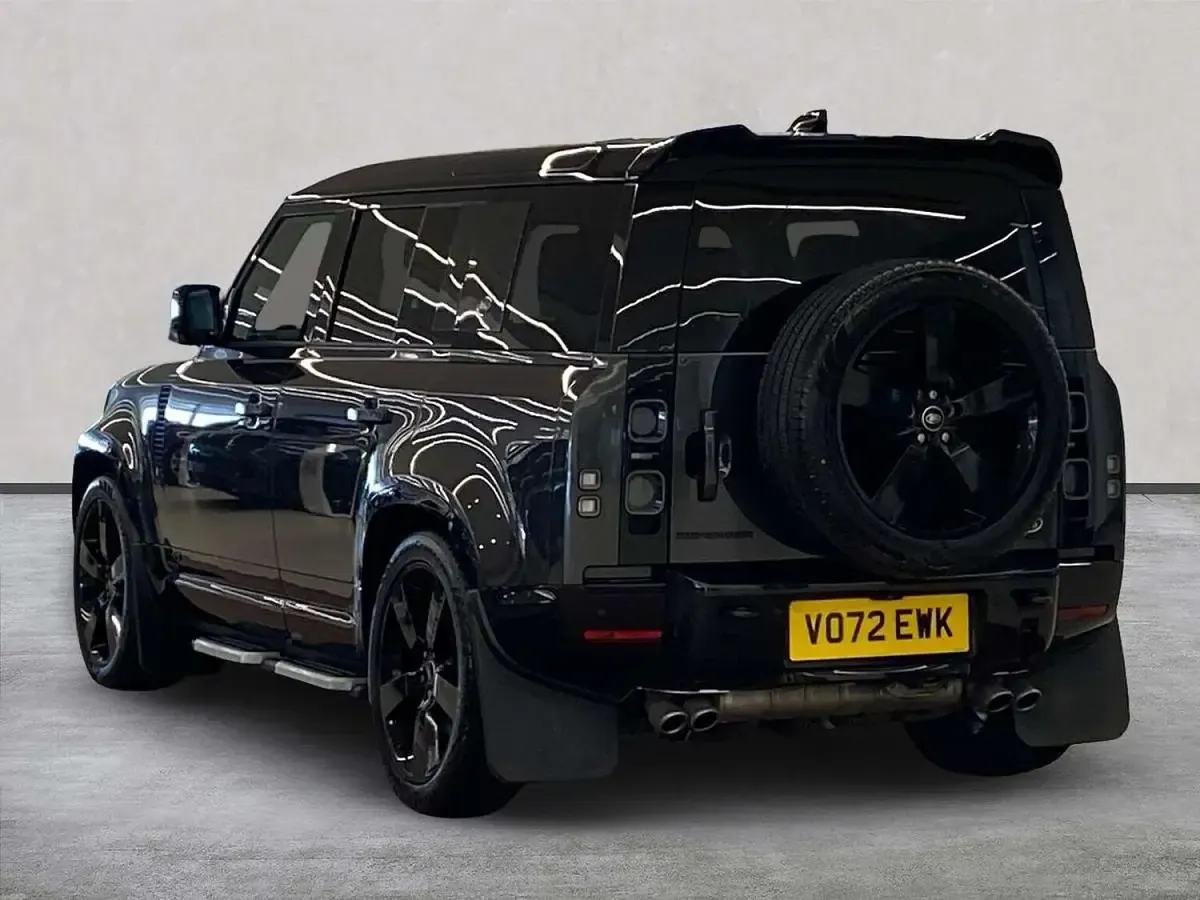 Used Land Rover Defender S 525 HP (386 kW) 2022 Grey SUV
