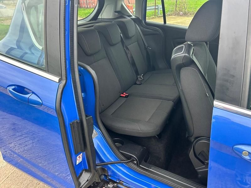 Used Ford B-MAX Zetec 2014 Blue MPV
