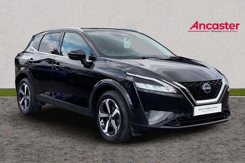 Black Used 2022 Nissan Qashqai N-Connecta SUV | £18,775 (Fair price) - Image 1/4