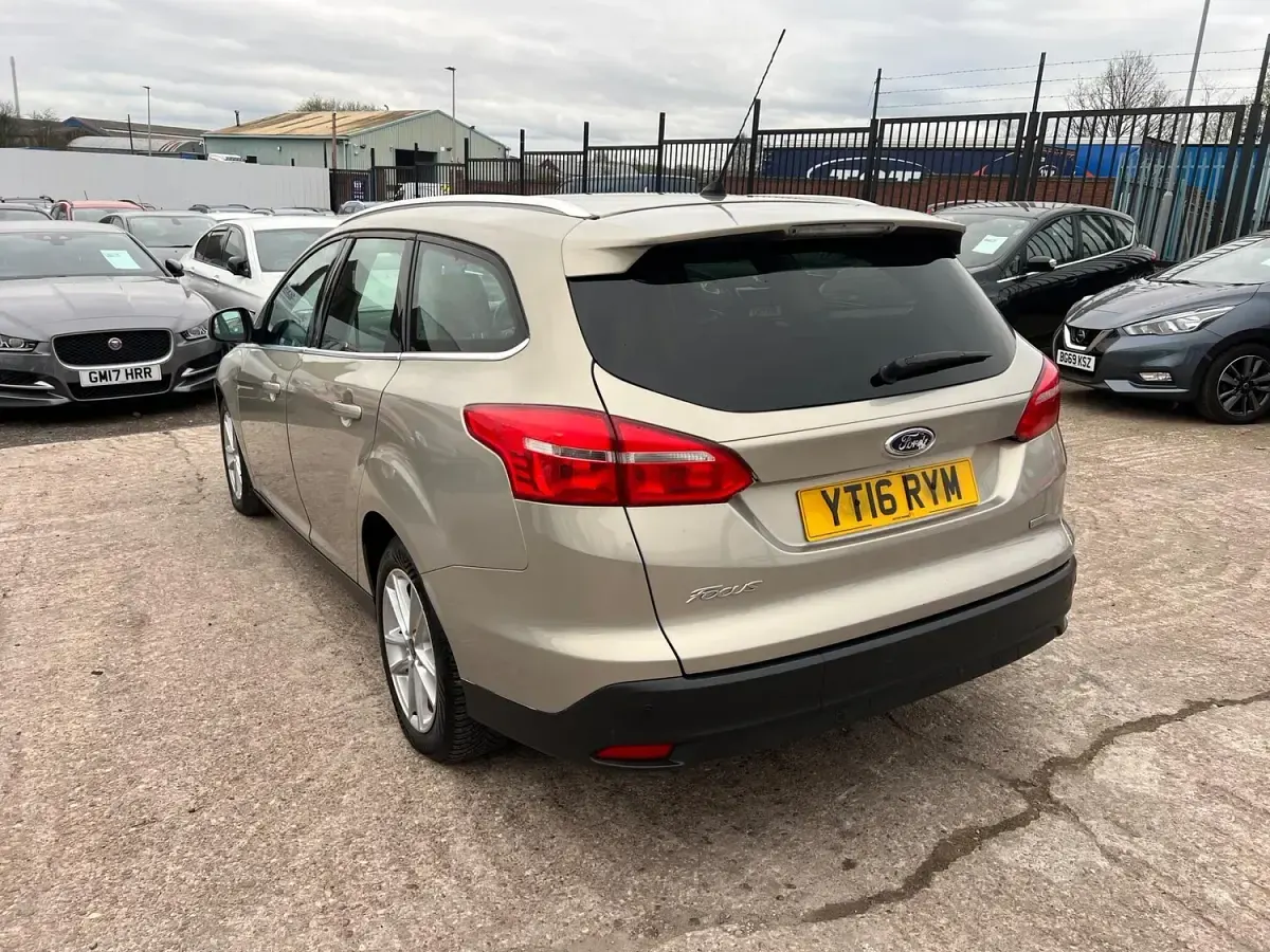 Used Ford Focus Zetec 2016 Silver Estate