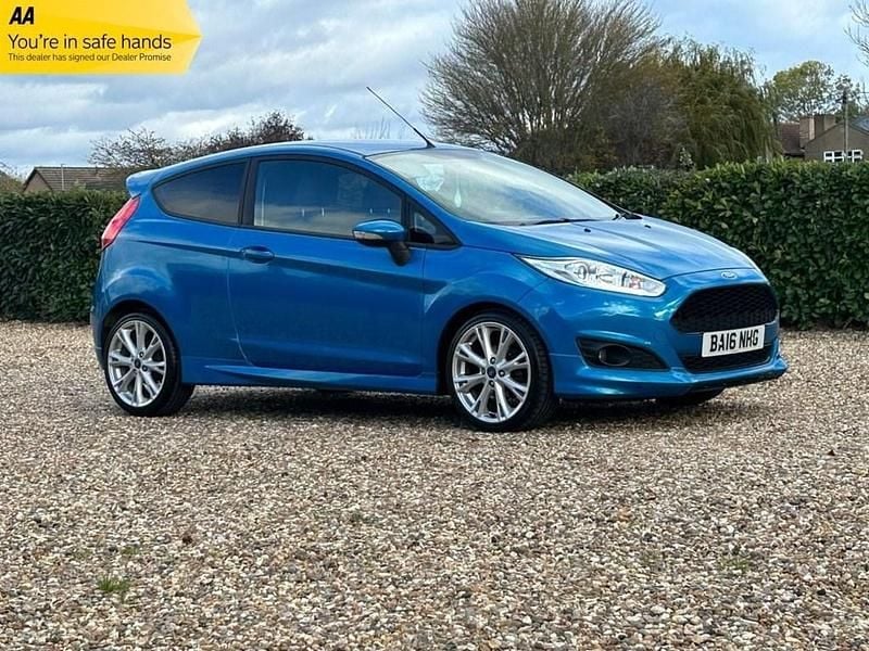 Blue Used 2016 Ford Fiesta Zetec Hatchback | £5,799 (Good price) - Image 1/4