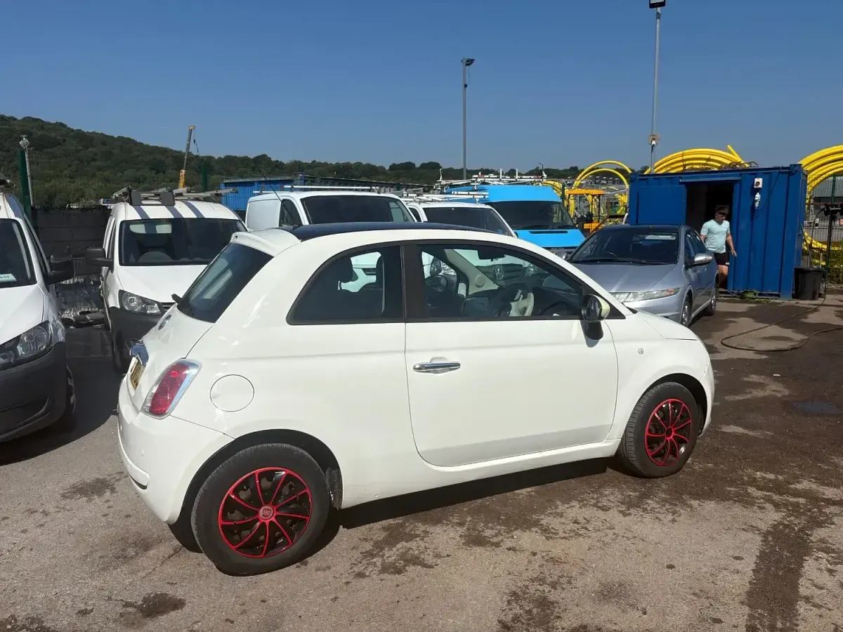 Used Fiat 500 Pop 69 HP (50 kW) 2010 White Hatchback