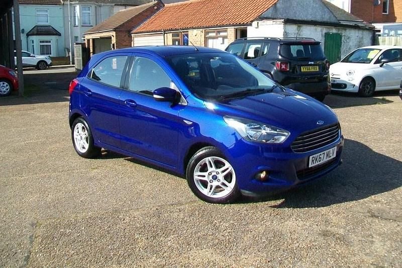 Used Ford Ka Plus Zetec 70 HP (51 kW) 2017 Blue Hatchback