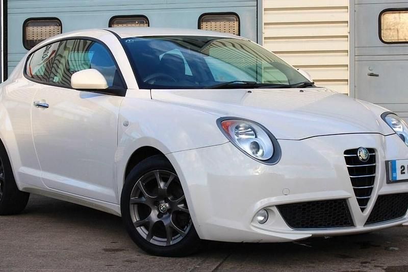 Used Alfa Romeo MiTo Sprint 85 HP (62 kW) 2012 White Hatchback