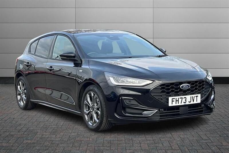 Black Used 2024 Ford Focus ST-Line Hatchback | £19,600 (Fair price) - Image 1/2