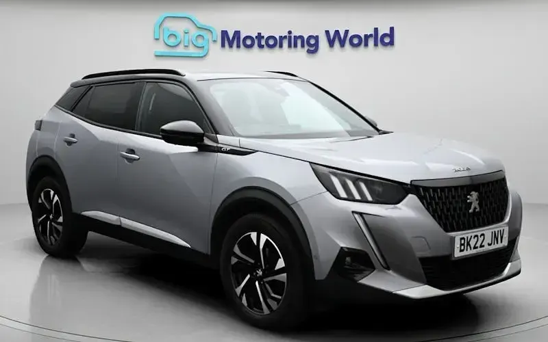 Usado Peugeot 2008 GT 131 HP (96 kW) 2022 SUV