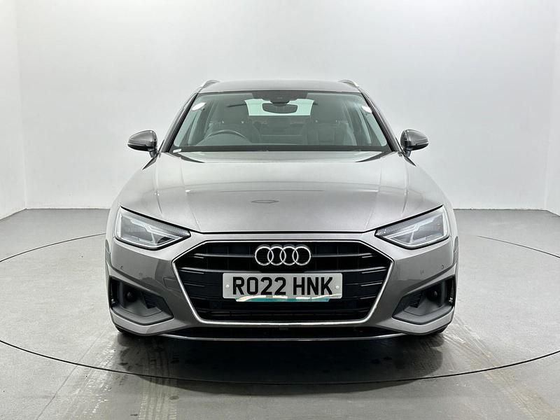 Begagnad Audi A4 Comfort 150 HK (110 kW) 2022 Grå Kombi