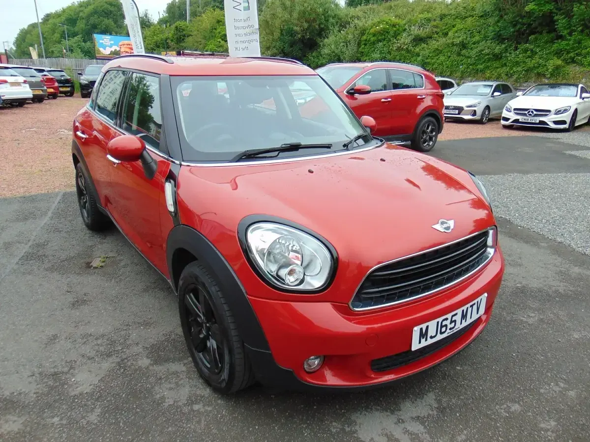Used Mini Cooper Countryman 122 HP (89 kW) 2015 Red SUV