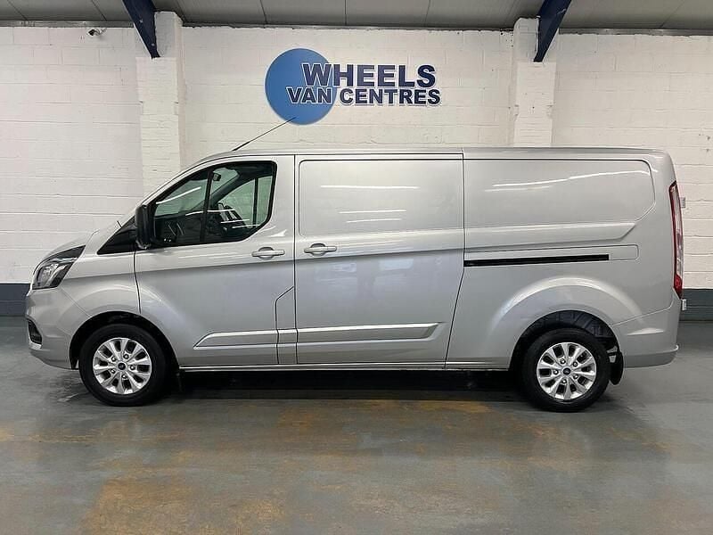 Used Ford Transit Custom Limited 130 HP (95 kW) 2022 Silver Van