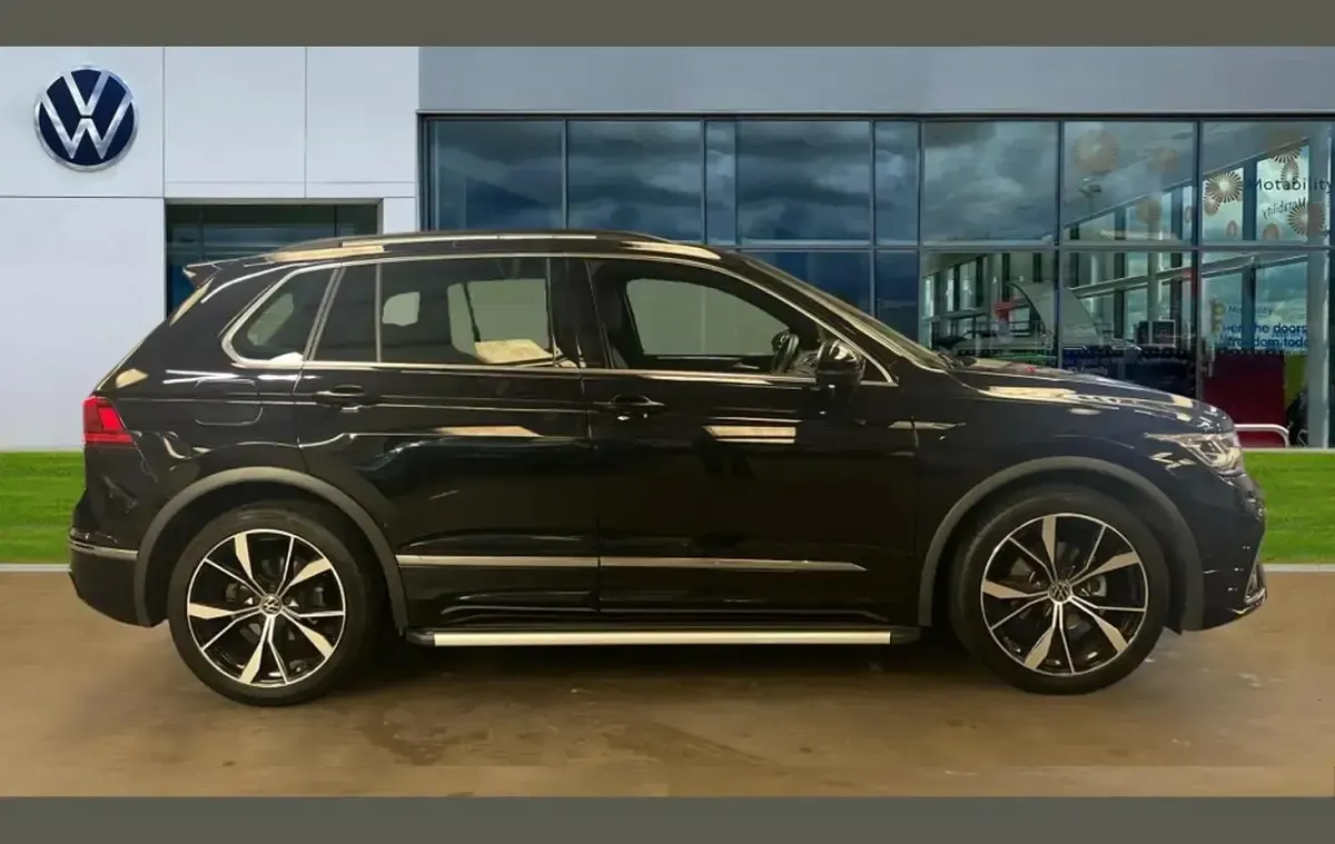 Used VW Tiguan R-line 147 HP (108 kW) 2023 Black SUV