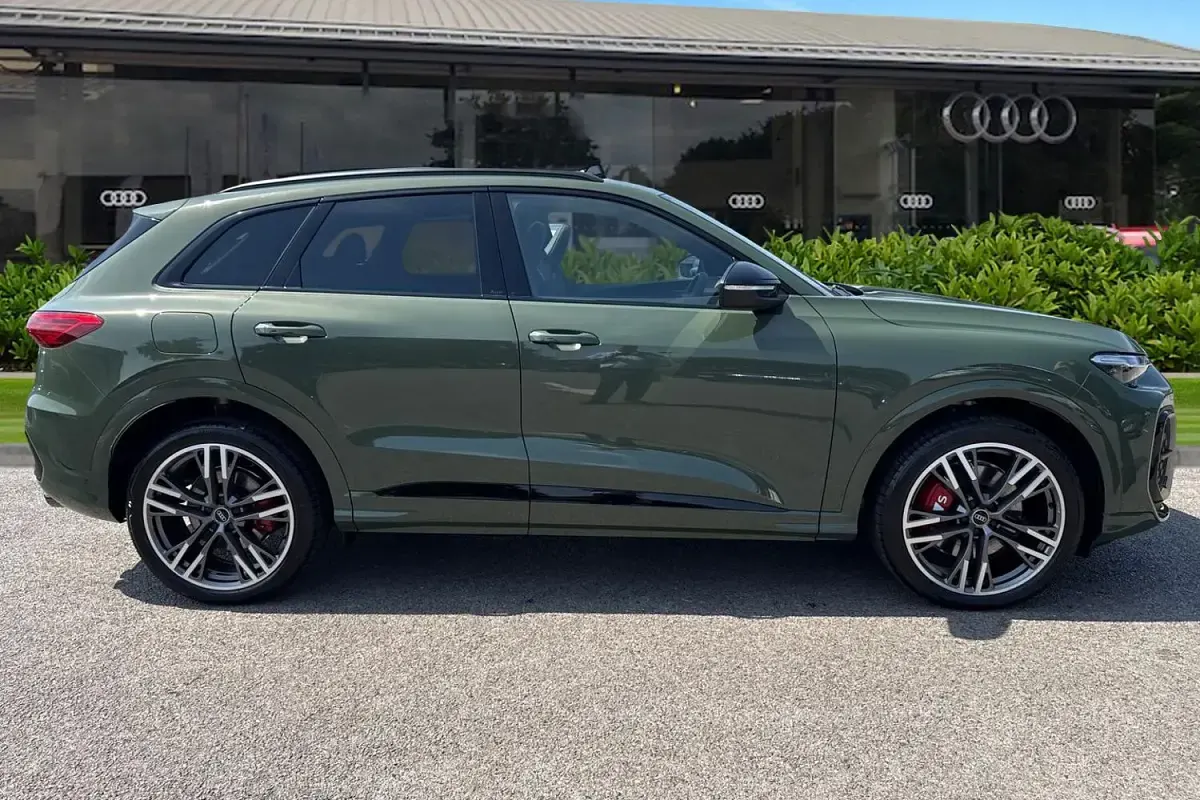 New Audi SQ5 Black Edition 2026 Green SUV