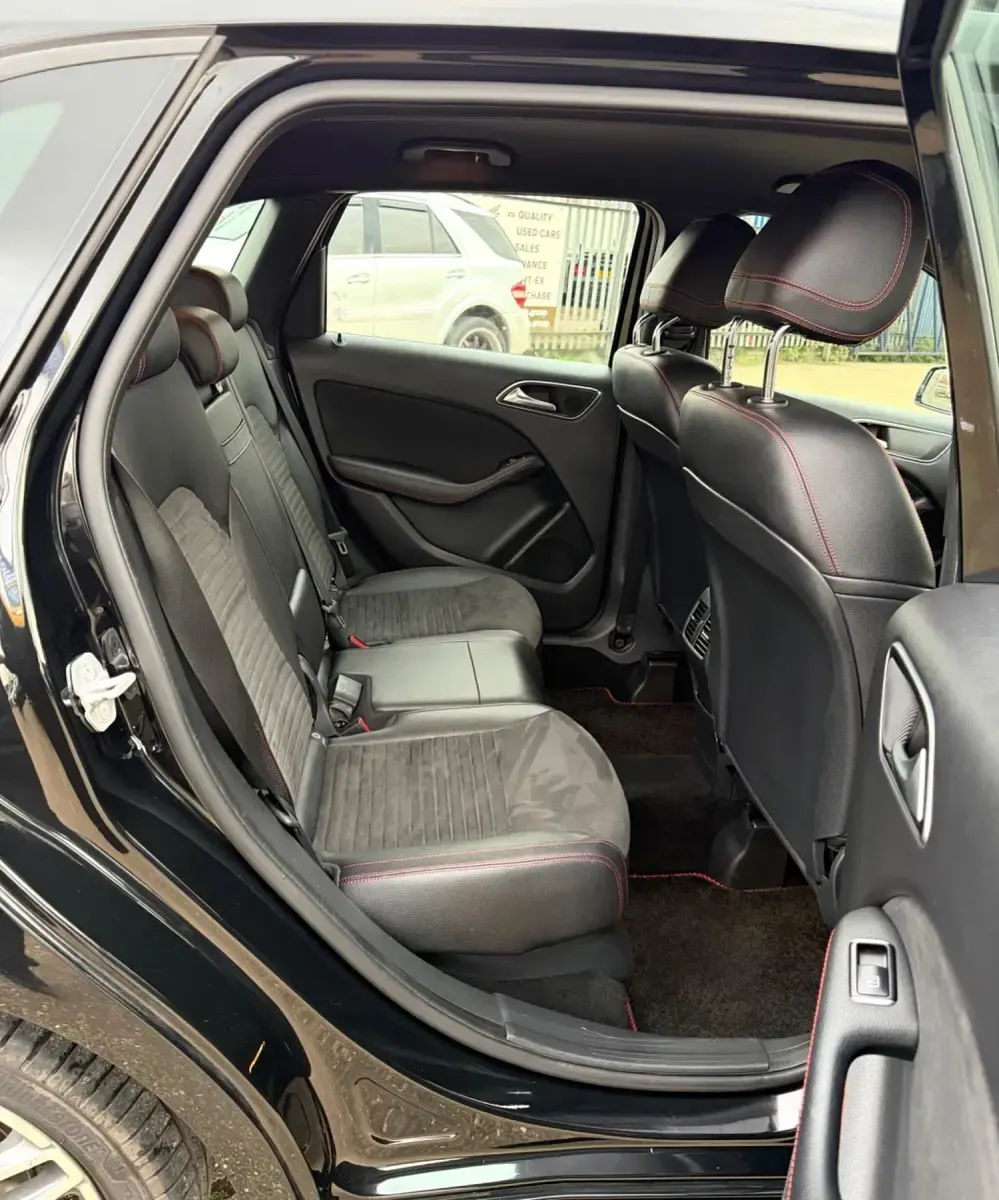 Begagnad Mercedes B200 Executive 2017 Svart Minibuss