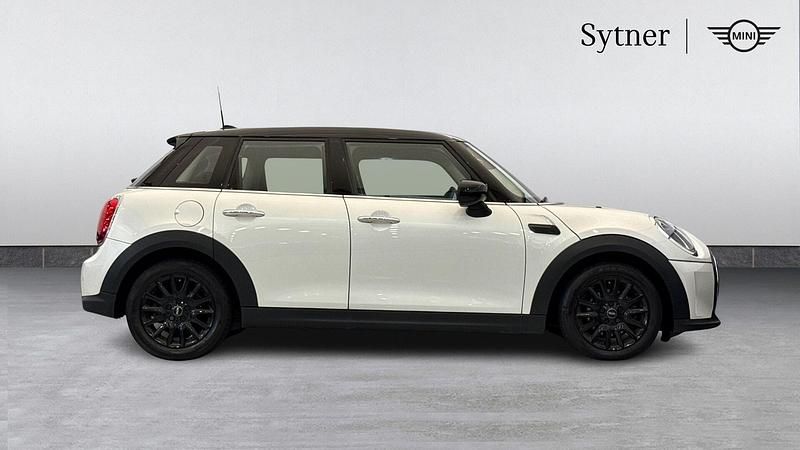 Used Mini Cooper Classic 134 HP (98 kW) 2023 White Hatchback
