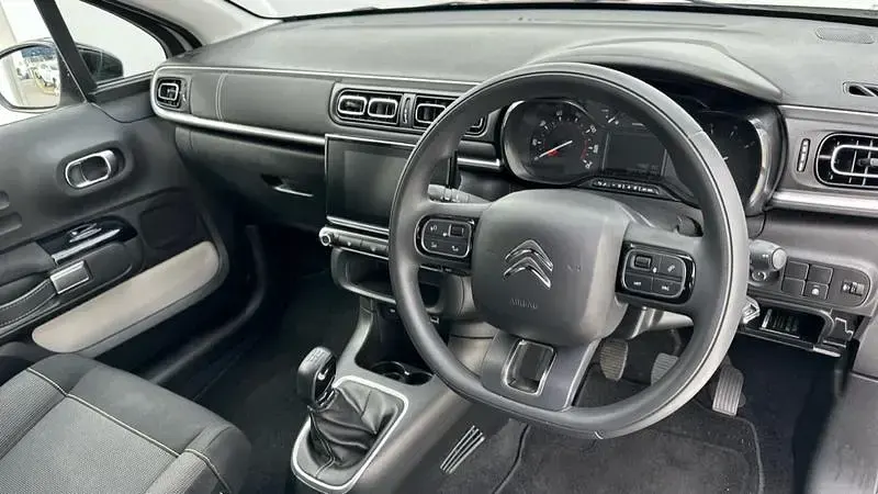 Used Citroën C3 PureTech 83 HP (61 kW) 2023 Soft sand Hatchback