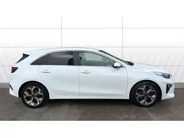 Used Kia Ceed 118 HP (86 kW) 2019 White Hatchback