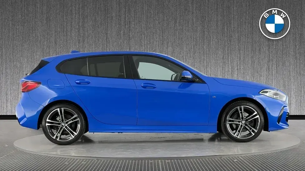 Used BMW 118 M Sport 134 HP (98 kW) 2023 Blue Hatchback