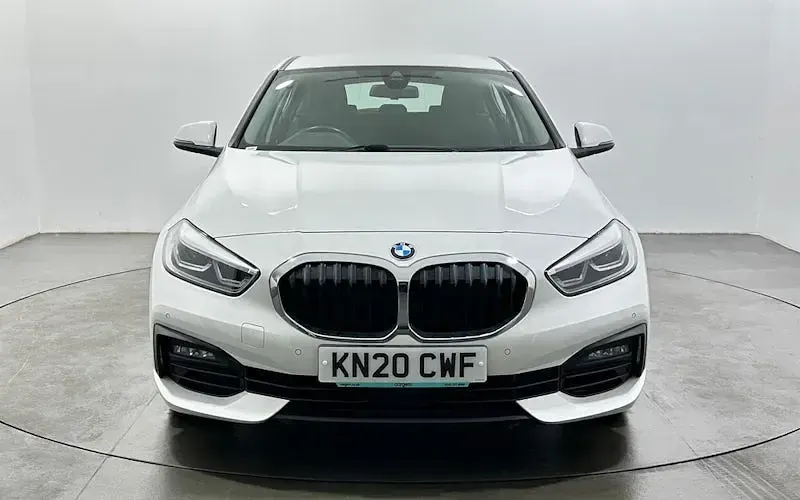 Used BMW 118 140 HP (102 kW) 2020 White Hatchback