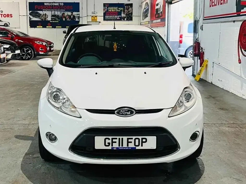 Usado Ford Fiesta Titanium 70 HP (51 kW) 2011 Branco Citadino