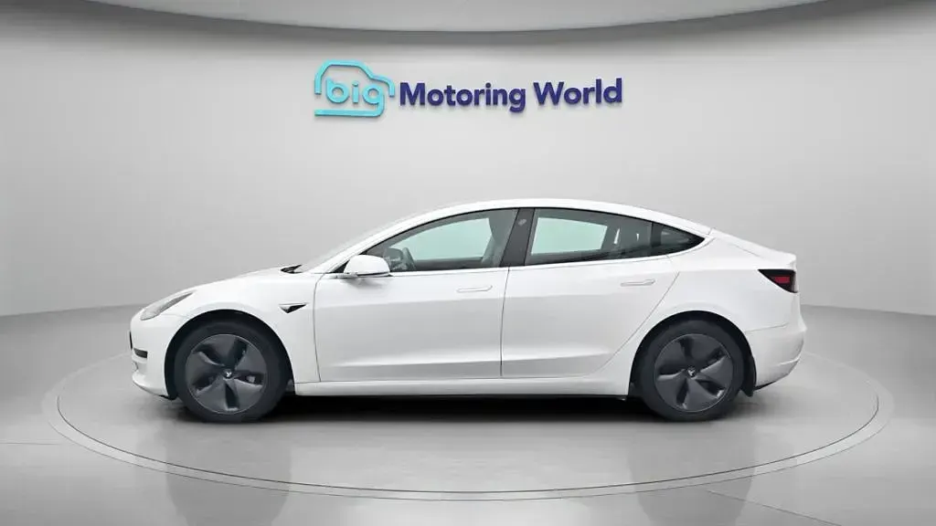 Used Tesla Model 3 Standard Range Plus 177 kW (241 HP) 2020 Sedan